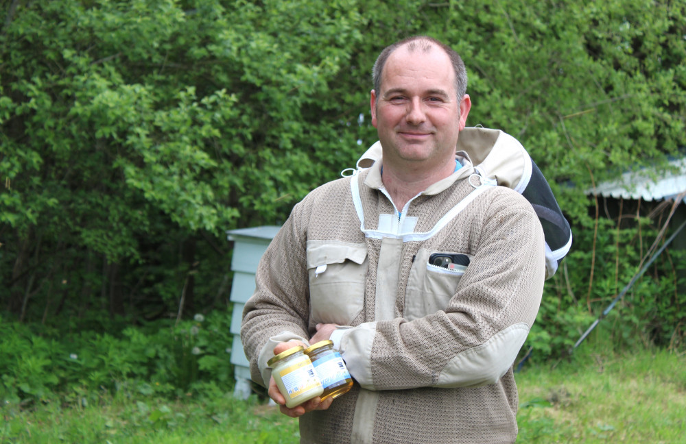 Paul Beardmore's life changed forever when he became a pro beekeeper. (Image - Alexander Greensmith / Macclesfield Nub News)