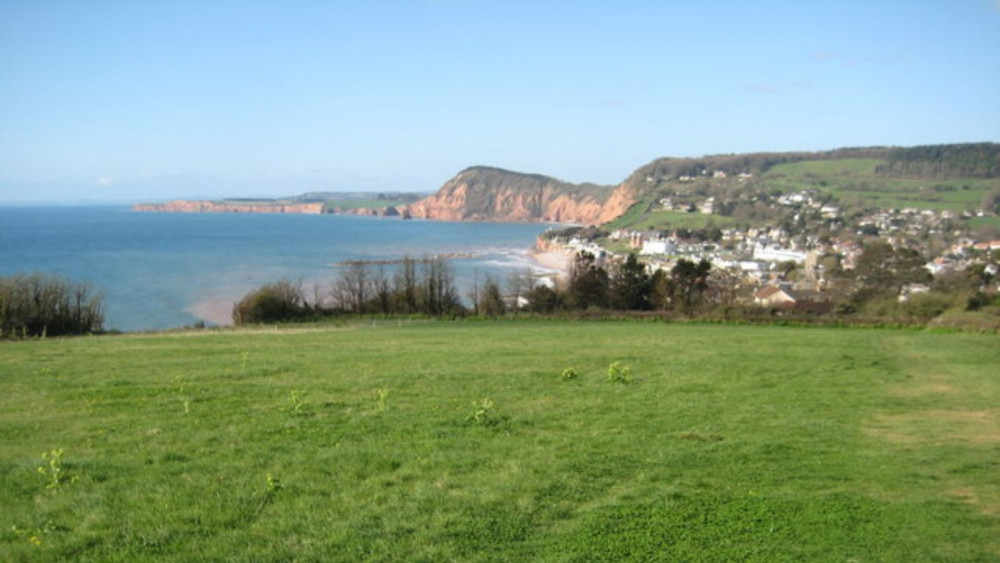 View over Sidmouth (cc-by-sa/2.0 - © Philip Halling - geograph.org.uk/p/2892873)