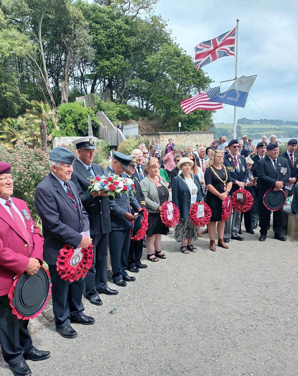 Those in attendance showed their respect (Image: Penryn Town Council) 