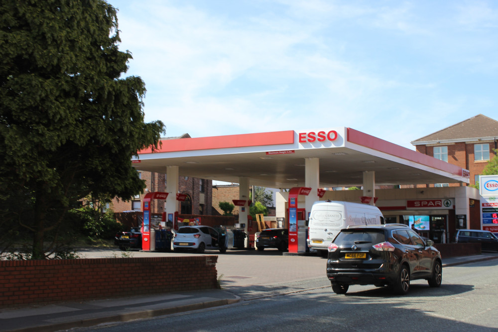 The site pictured in 2021, is one of over 2000 petrol stations which has changed owners with the acquisition. (Image - Macclesfield Nub News) 