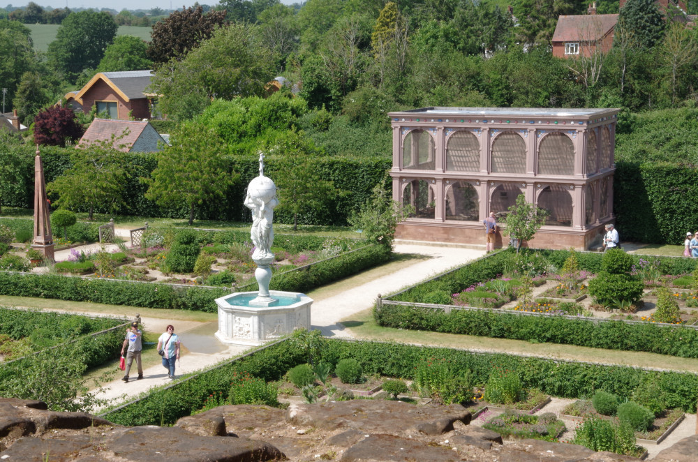 Have you ever wanted to know more about the gardens at Kenilworth Castle? (Image by Richard Smith)