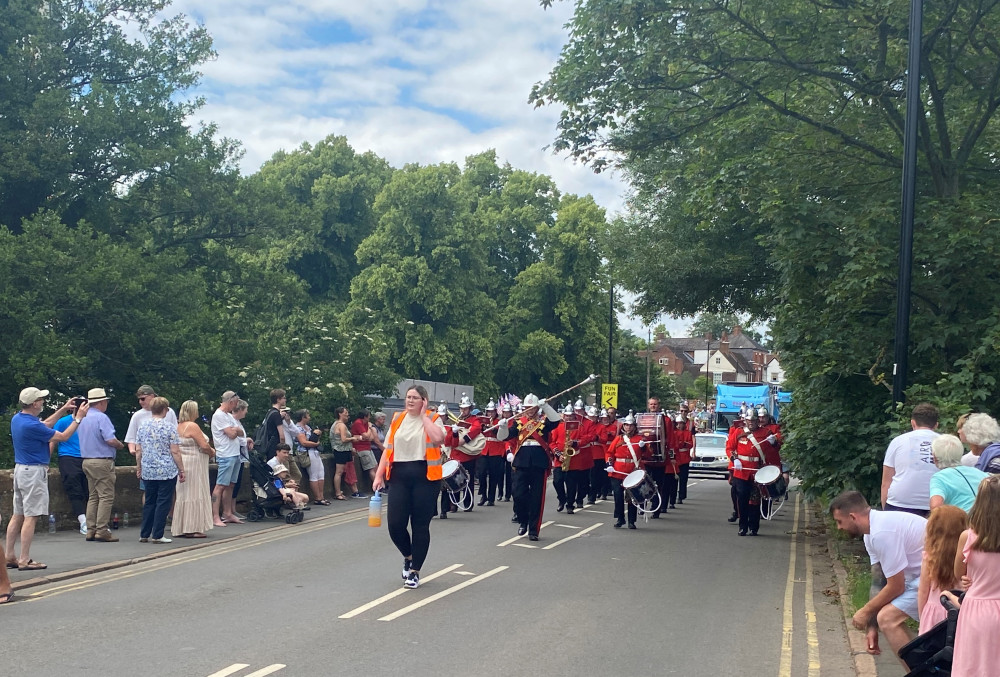 Locals were out in force on Saturday to cheer on the Kenilworth Carnival parade (image by James Smith)