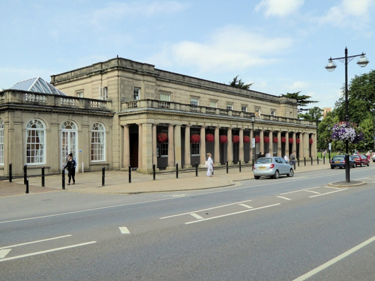 Residents have criticised plans to move Warwick District Council's customer services to the Pump Rooms