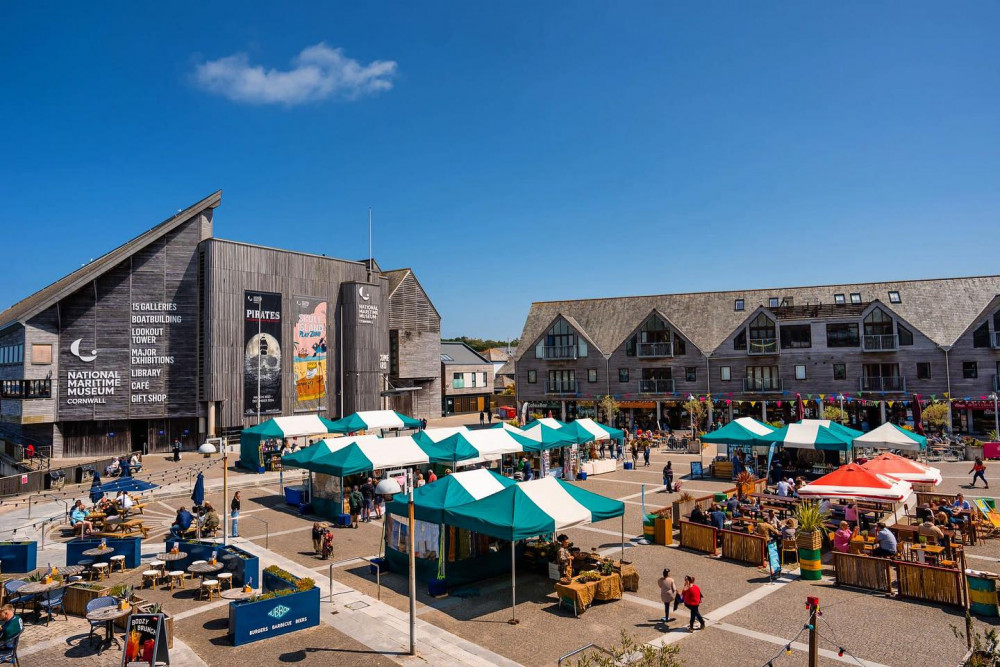 Falmouth's plastic free Discovery Market. (Photo: IMAGININK/ Rebecca Lily Ready)