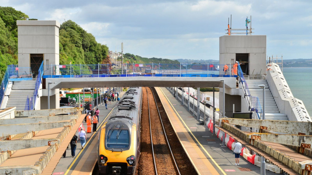 Latest Dawlish station accessible footbridge progress (Network Rail)