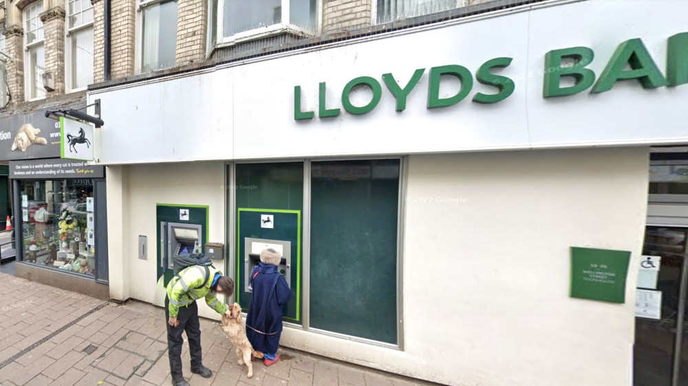 Lloyds Bank, Wellington Street, Teignmouth (Google)