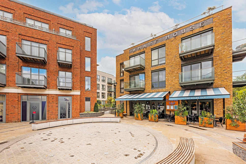 A stunning contemporary apartment situated opposite Twickenham station.