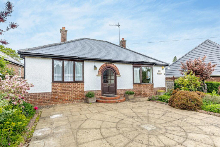 This cottage is located on Casterton Road. Image credit: Hurfords. 