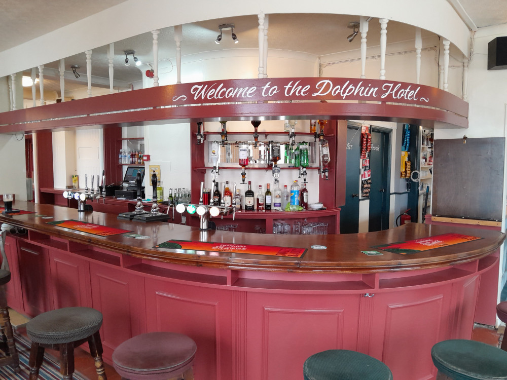 Warm welcome at the newly refurbished Dolphin Hotel (Picture: Nub News)