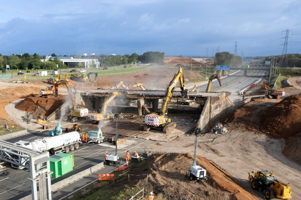 The bridge over the M42 was removed 14 hours ahead of schedule (image via HS2)