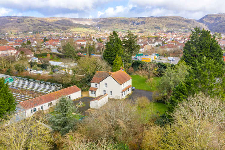 Five-bedroom detached home in Hellier's Lane