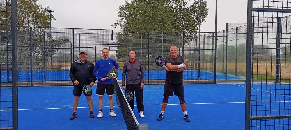 Paddle tennis: characteristics of a dynamic sport full of enthusiasm