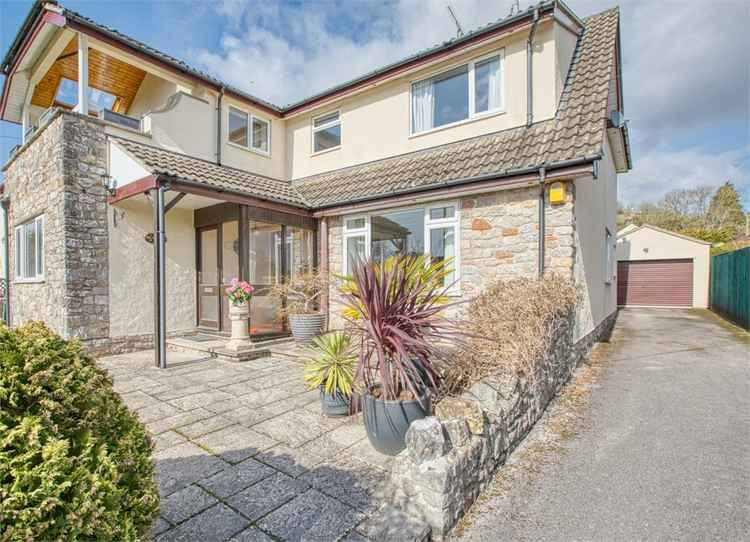 Five-bedroom detached house in Kent Street