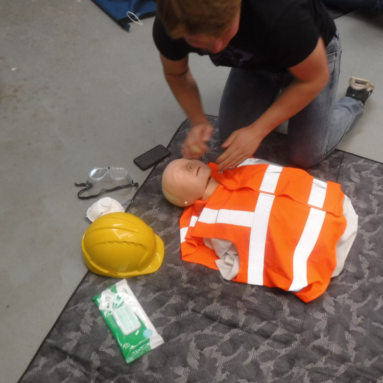 Emergency First Aid at Work training course Emergency First Aid at Work training course