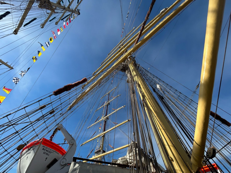 A shot from on board the Dar Mlodziezy. (Image: Nub News/ Max Goodman) 