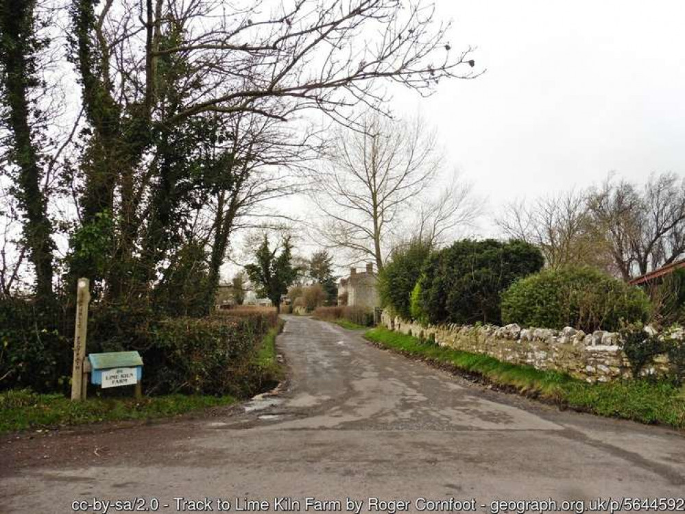 The track leading to Lime Kiln Farm