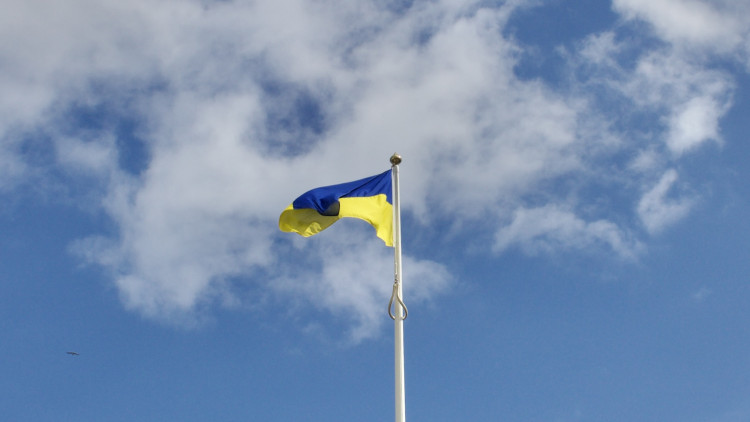 Ukraine flag in Dawlish (Nub News)