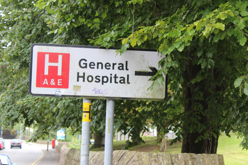 A sign directing towards Macclesfield's A&E department, pictured this month. (Image - Macclesfield Nub News)