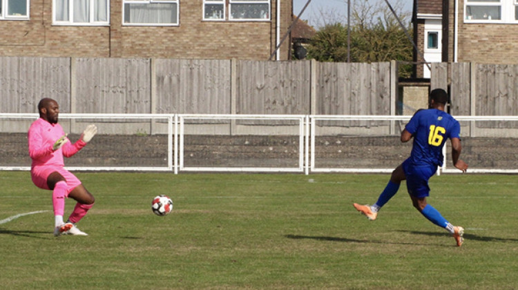 Dockers' keeper anthony page denies Bruno Gomes in the closing stages.  Picture by Alan Blackholly.