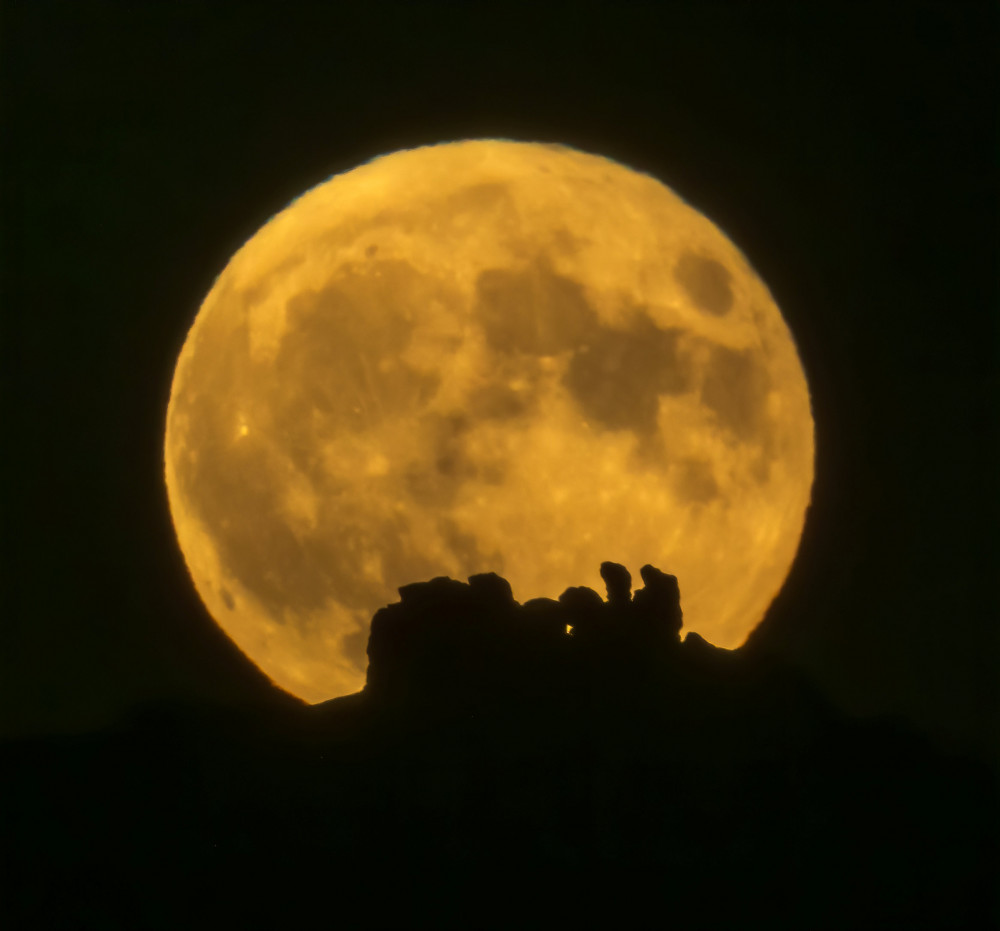 Blue moon (Picture: Nub News)