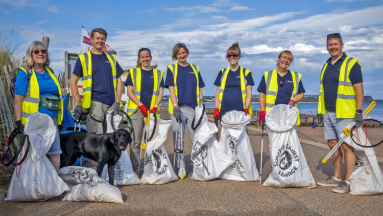 Beach clean volunteers (Dawlish Against Plastic)