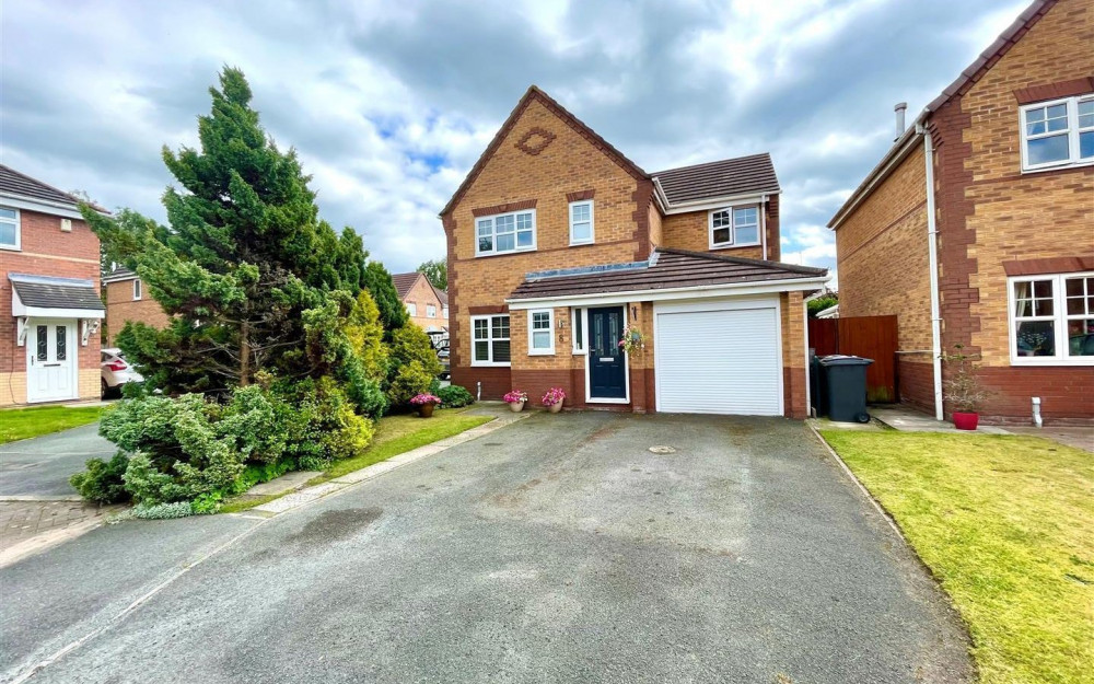 Spacious four bed home for sale in Sandbach. (Photos: Stephenson Browne)