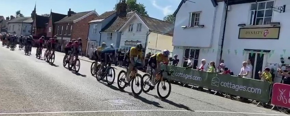 Hadleigh sprint finishing line outside Hadleigh's Dynasty (Picture: Angela Wiltshire)