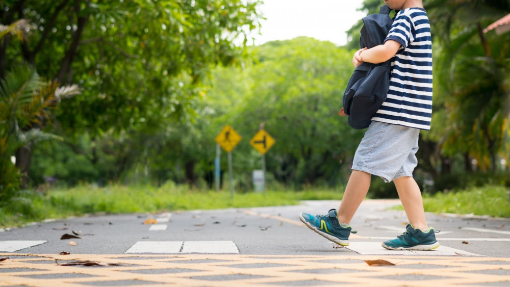 School gate warning (Picture: Road Angel)