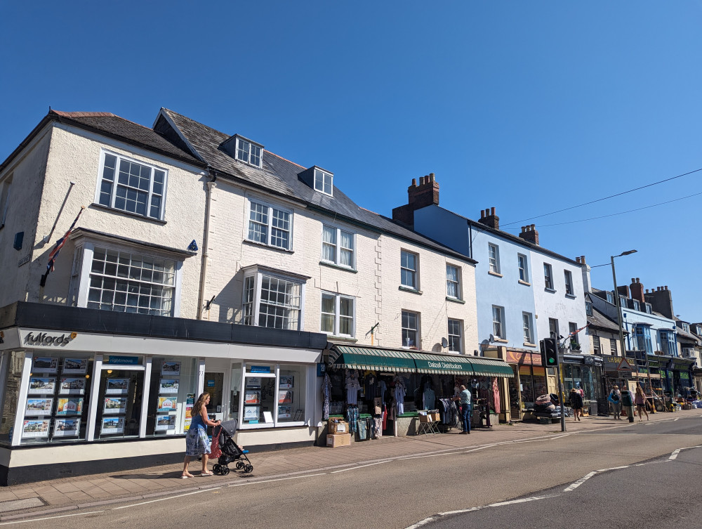 Honiton High Street (Nub News)