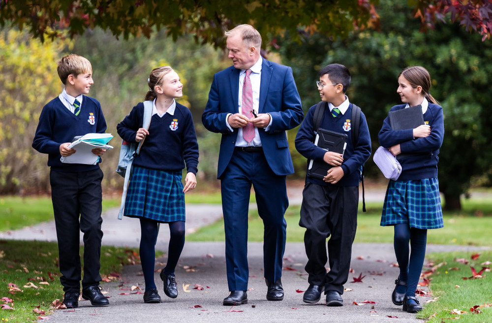 Double-award finalist pupils with head Simon Lockyer (Picture: RHS)