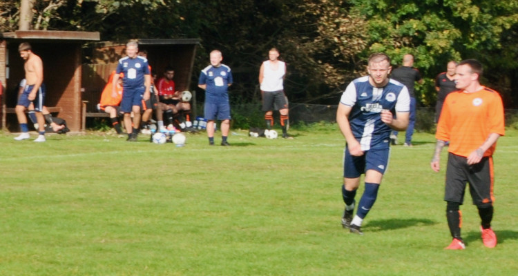 Frustration on Woolverstone bench for Clive Catchpole and Guy Lawrence (Picture: Nub News)