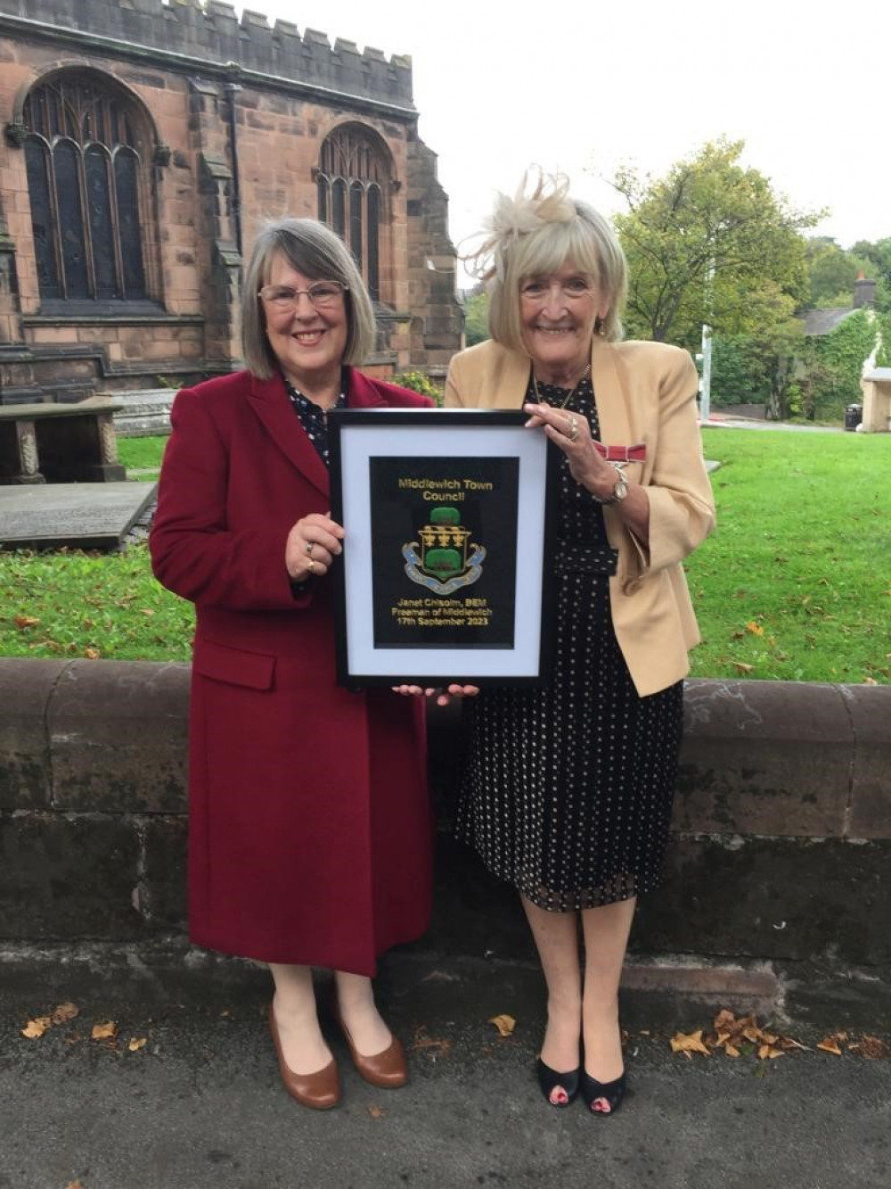 Fiona Bruce MP with one of the residents, Janet Chisholm BEM. (Photo: Fiona Bruce MP)