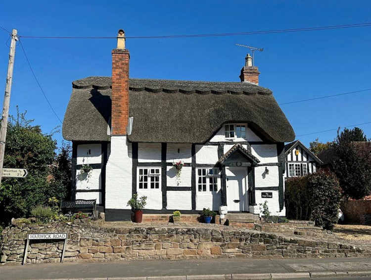 This week we have looked at a two-bedroom cottage in Leek Wootton currently on the market for £415,000 with Julie Philpot Residential