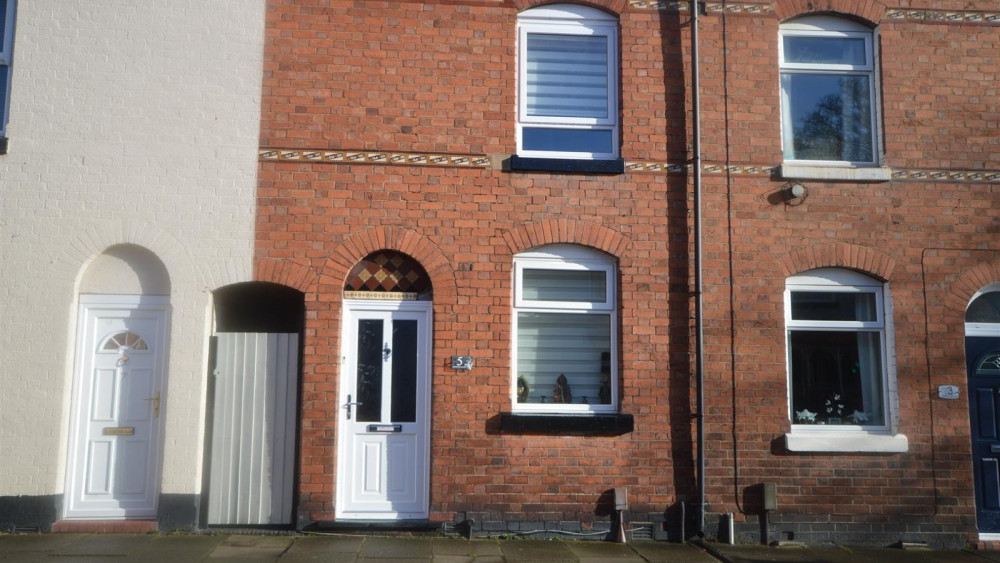 The property, on Shelburne Street in Stoke, is available to rent for £675 pcm (Stevenson Browne).