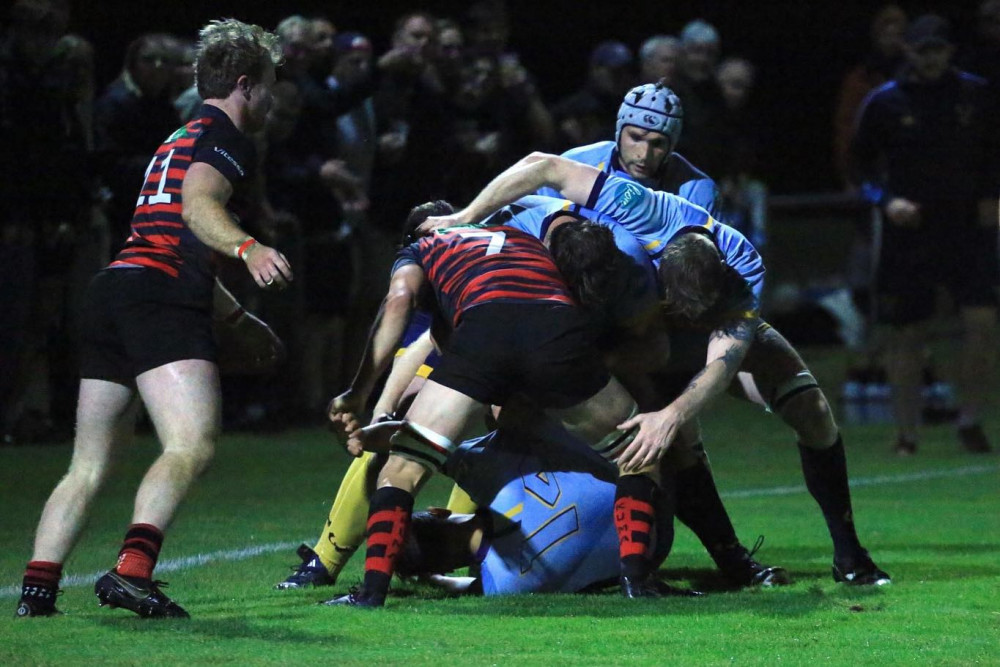 Teddington win local derby. (Photo: Simon Ridler)