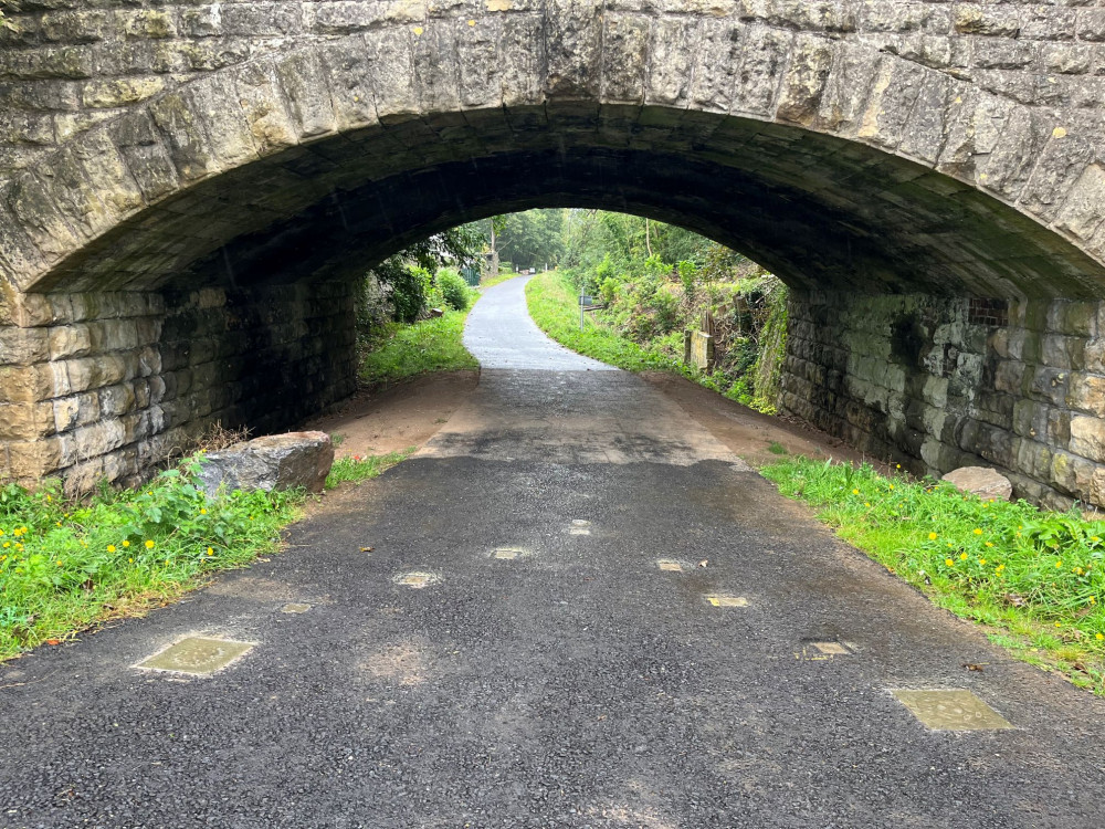 Bronze plaques by the HRE bridge