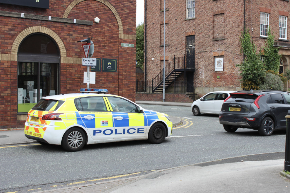 A Cheshire Police car on Roe Street, Macclesfield. (Image - Macclesfield Nub News) 