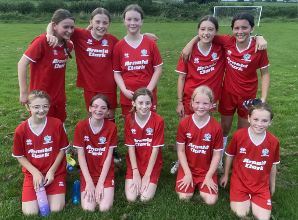 Girls from Stratton United FC 