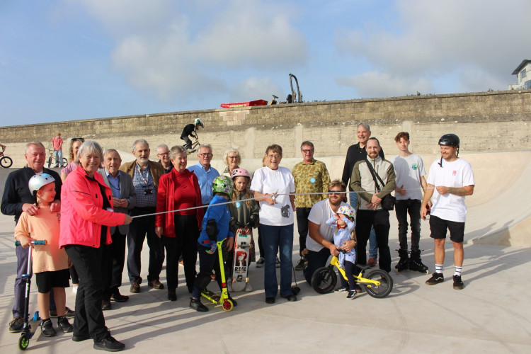 Gaynor Taylor, who is the mother of the late Richard Taylor, cut the ribbon on Saturday to a round of applause and cheers. 