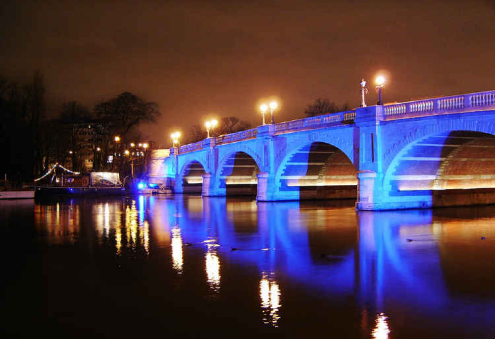 Kingston Bridge at night