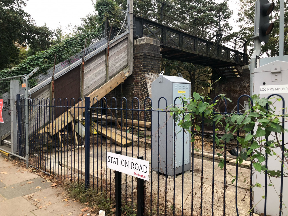 South of Teddington Train station footbridge closed. (Photo: Heather)