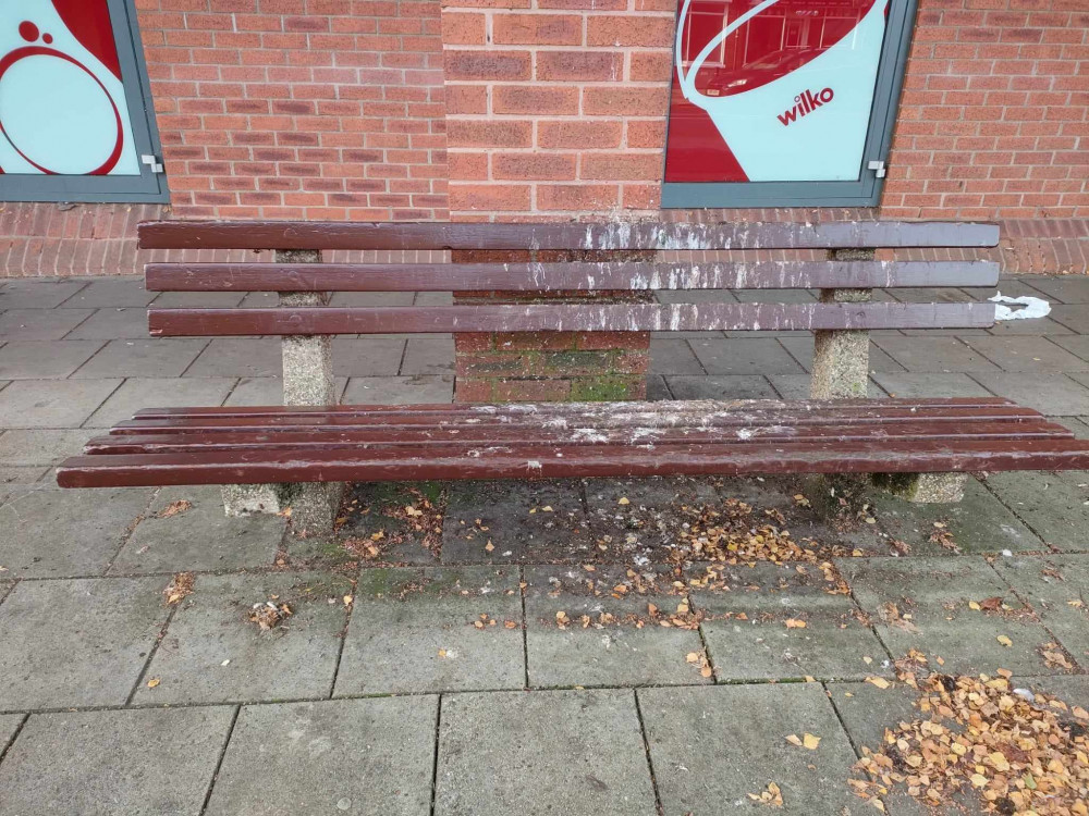 A bench outside Wilko will not be removed despite pigeon poo. Image credit: Nub News. 