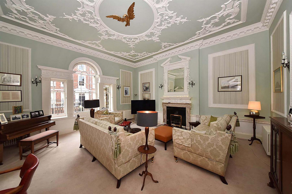 The elegant front room of this Jordangate house. (Image - Holmes Naden) 
