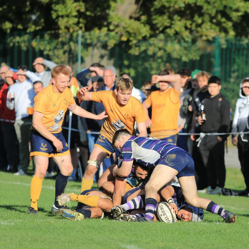 Teddington contest the breakdown in their match against Old Tiiffinians. (Photo: Simon Ridler)