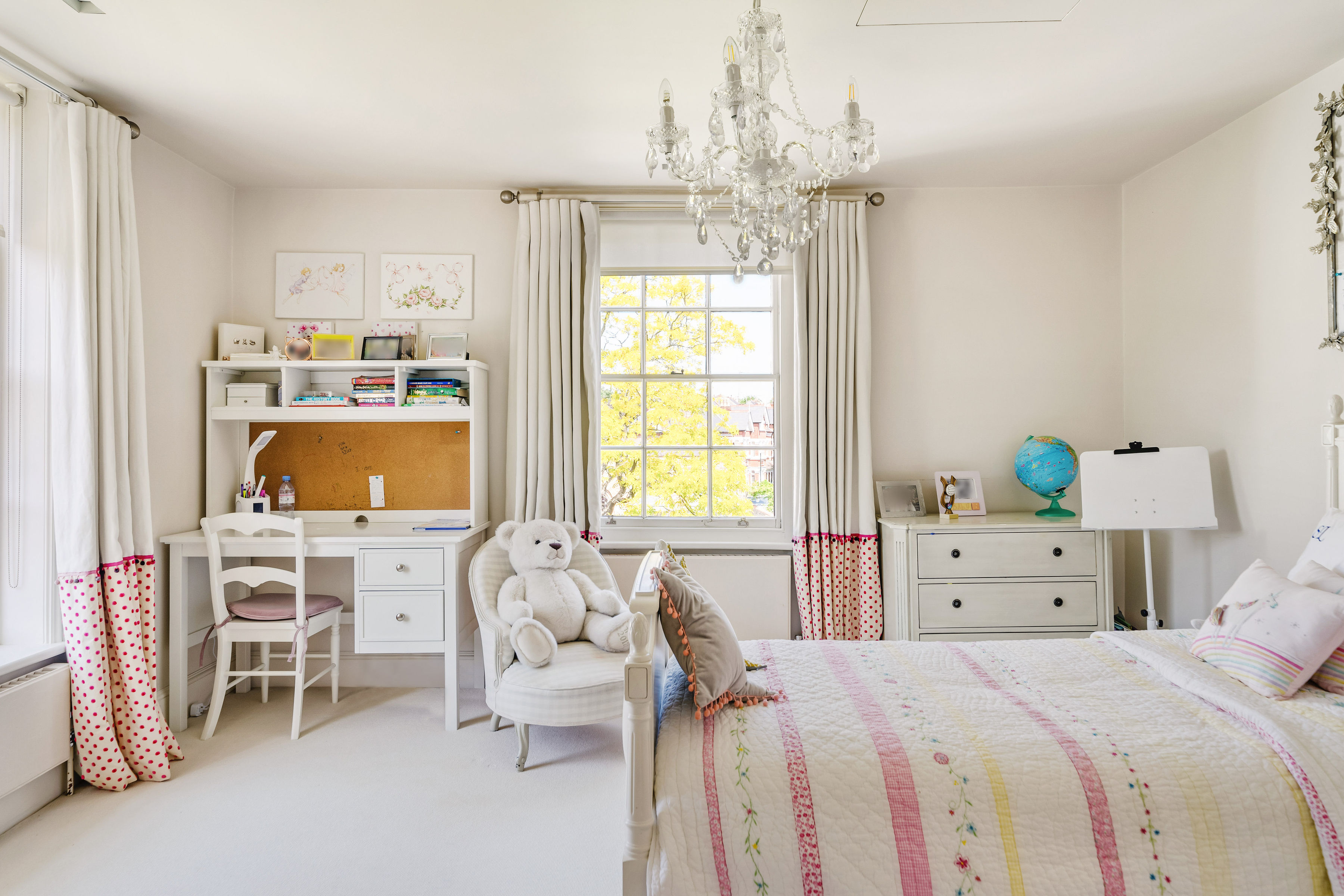 One of the bedrooms (Photo Credit: Fine and Country Richmond).