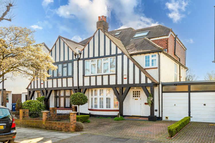 This week's Ealing property of the week is a five bedroom home in Queen Annes Grove (credit: Leslie & Co).