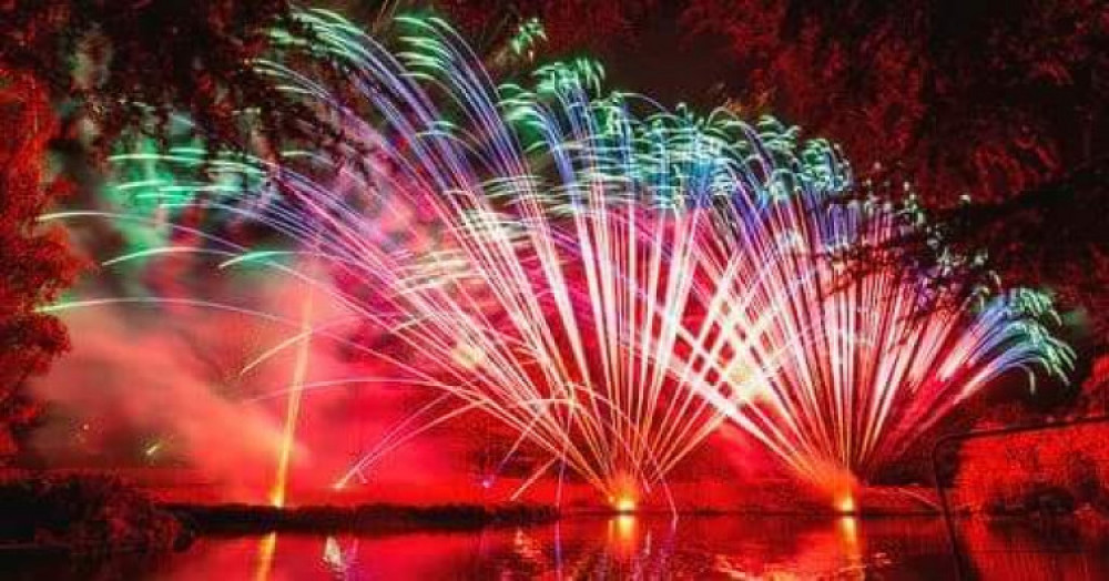 Crewe Nub News has you covered for events taking place across this Bonfire Night weekend, including the Crewe Lions Charity Bonfire & Fireworks Display at Queens Park (Nub News).