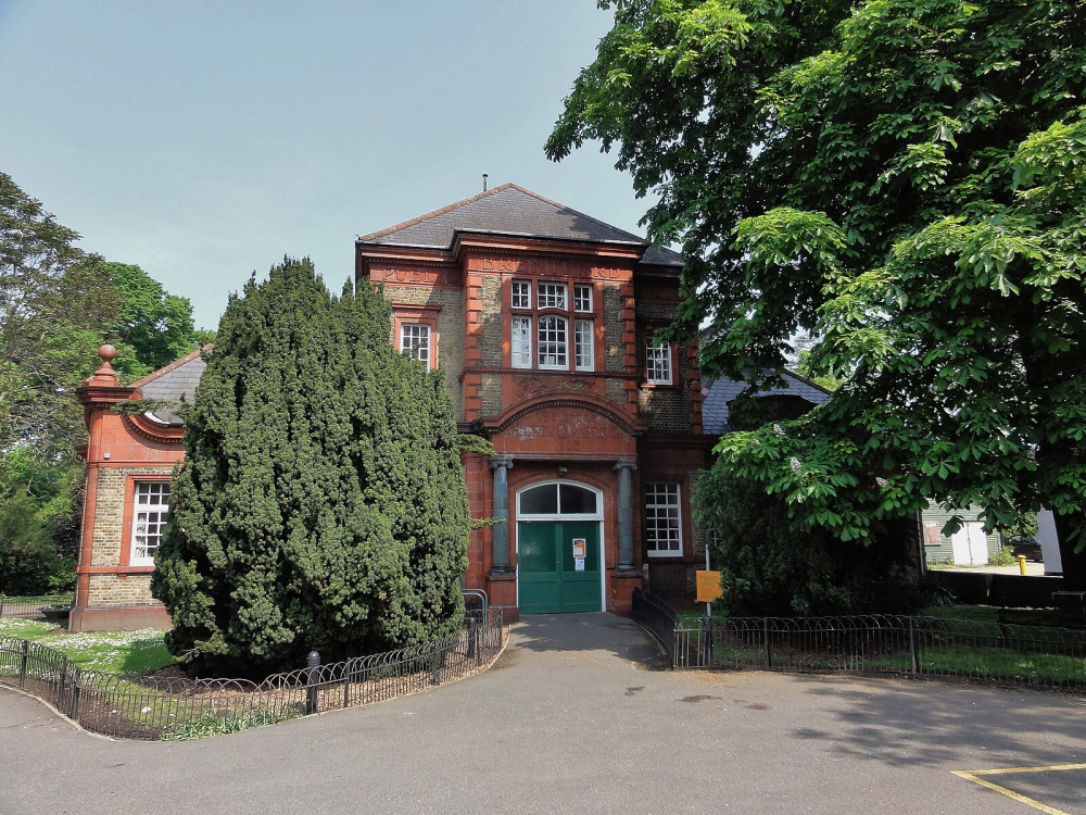 Brentford Library is hosting a wreath laying ceremony this weekend to mark Remembrance Sunday (credit: Wiki Commons/ Maxwell Hamilton).