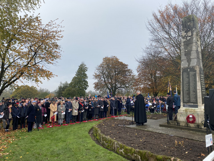 Hundreds gathered at the war memorial for the Remembrance Sunday Service in Kenilworth (image by Andy Garsed)