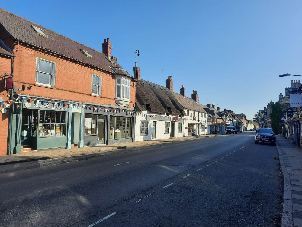 Join the festive shopping event set to take place on Oakham's Mill Street this week. Image credit: Nub News. 